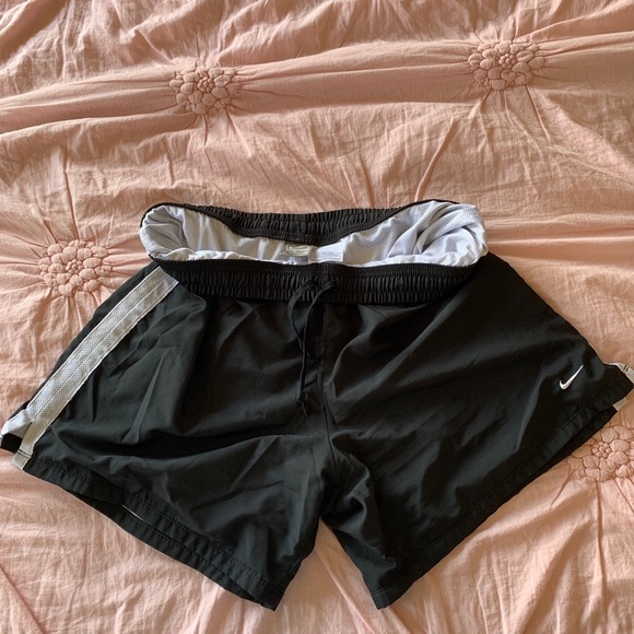 Nike shorts - Picture 3 of 4